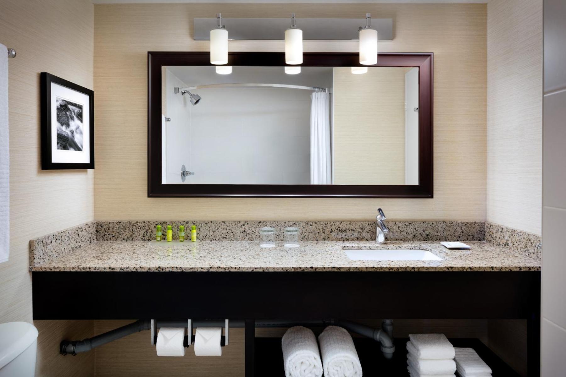 Delta Hotels By Marriott Sault Ste. Marie Waterfront Bagian luar foto