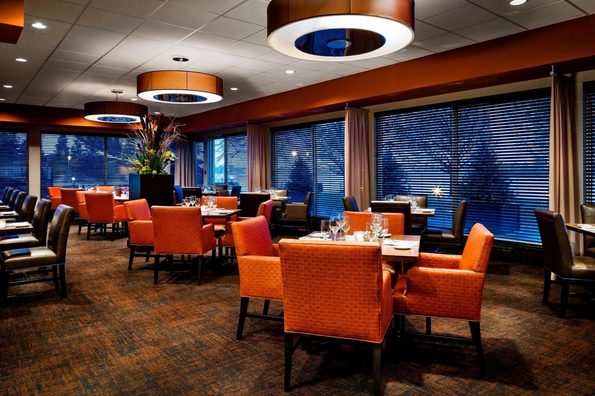 Delta Hotels By Marriott Sault Ste. Marie Waterfront Bagian luar foto