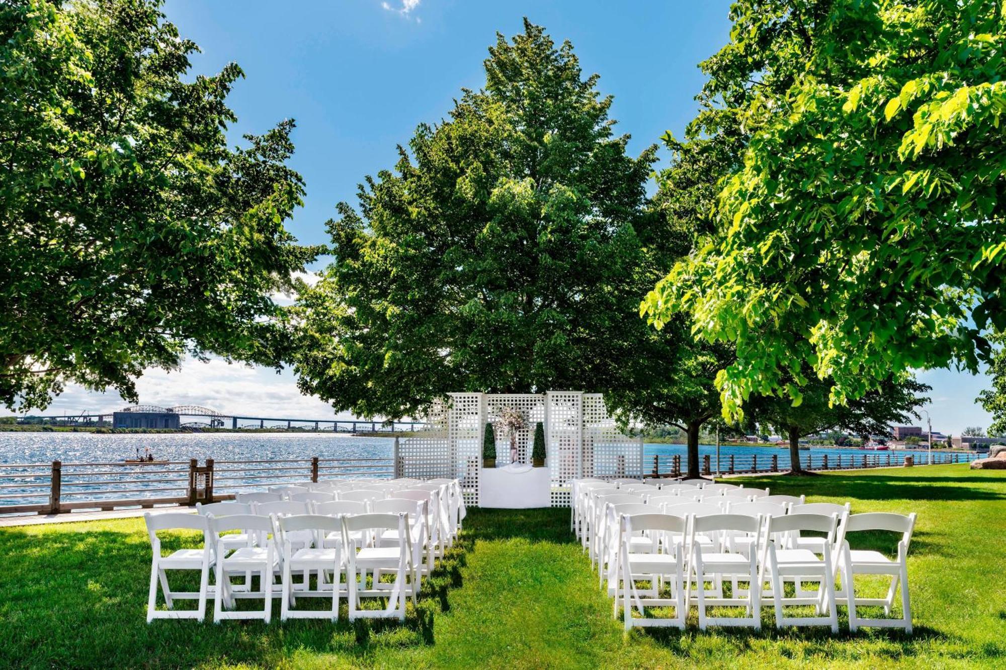 Delta Hotels By Marriott Sault Ste. Marie Waterfront Bagian luar foto
