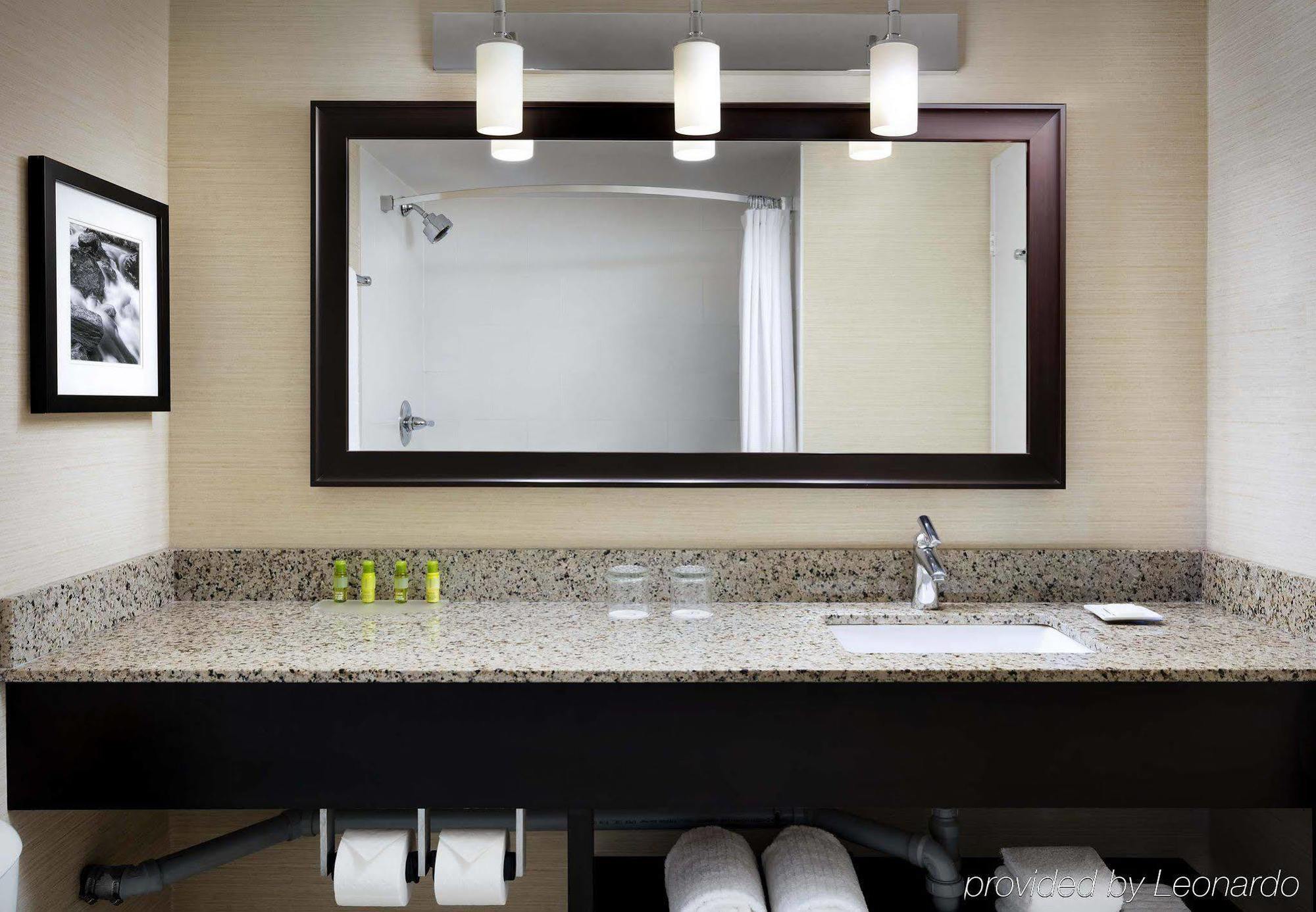 Delta Hotels By Marriott Sault Ste. Marie Waterfront Bagian luar foto