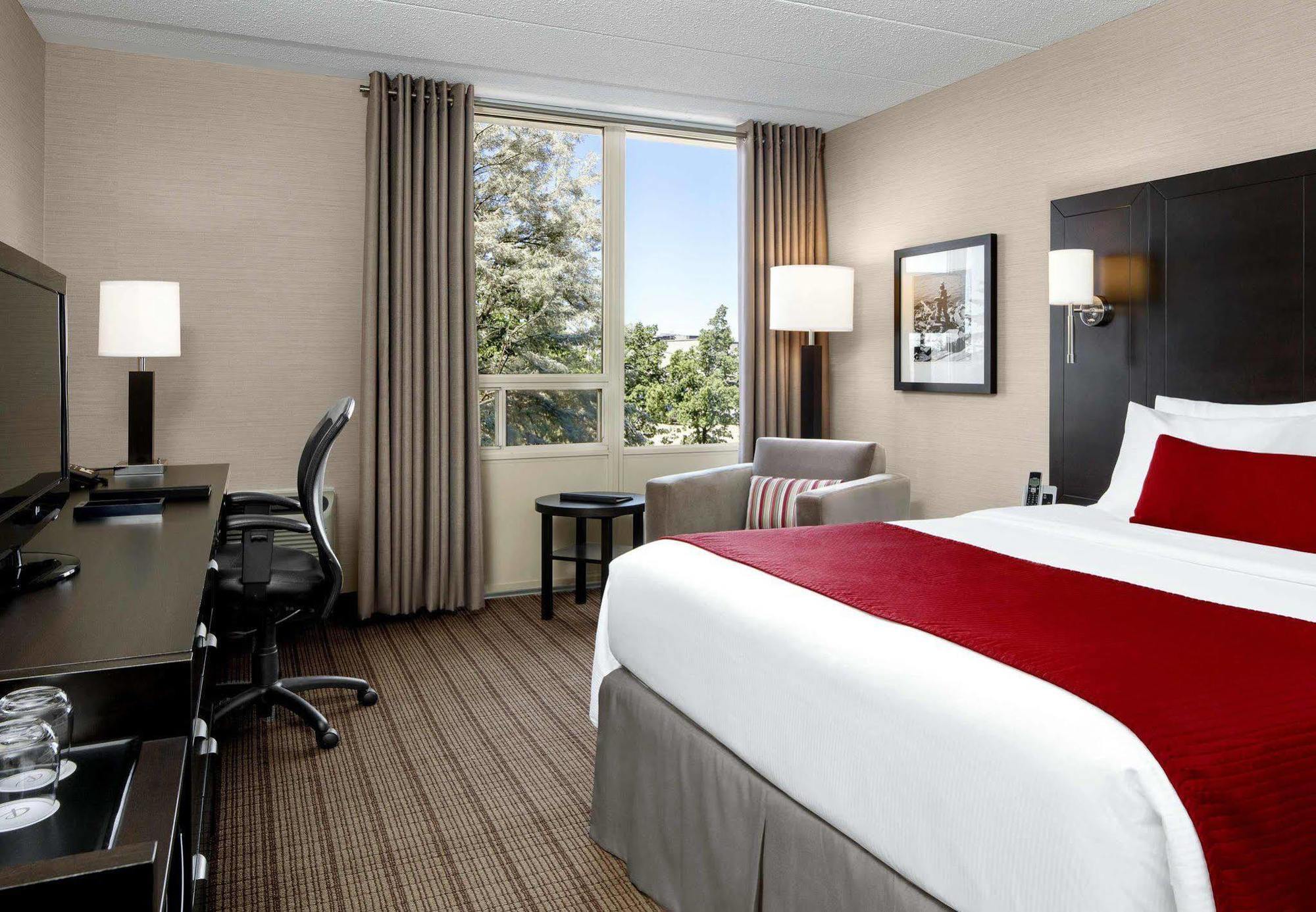 Delta Hotels By Marriott Sault Ste. Marie Waterfront Bagian luar foto
